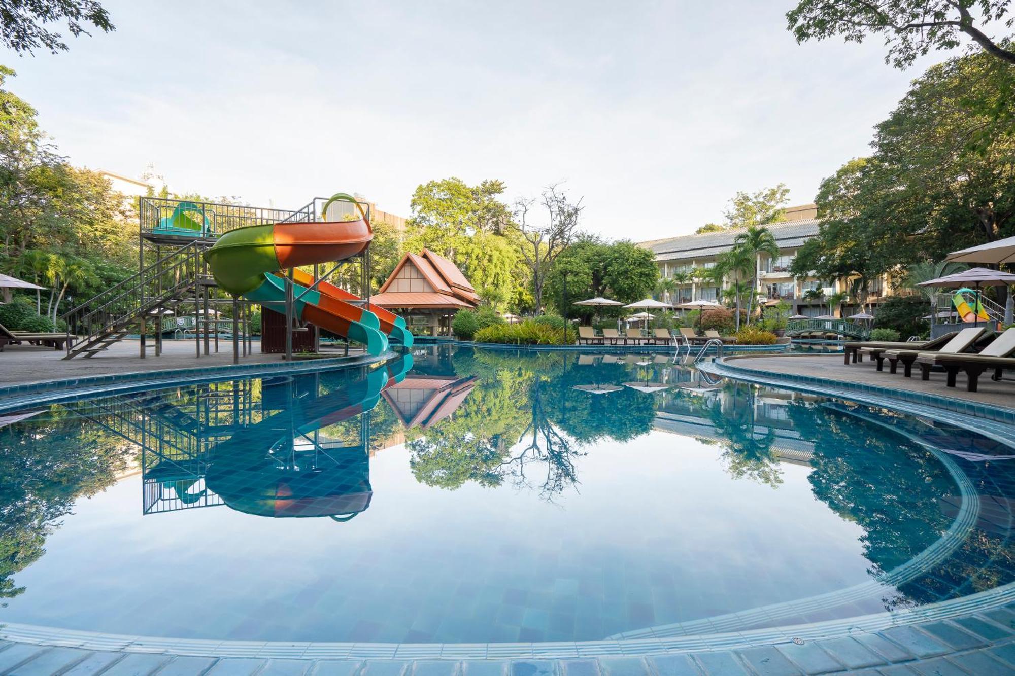 The Green Park Resort Pattaya Exterior photo