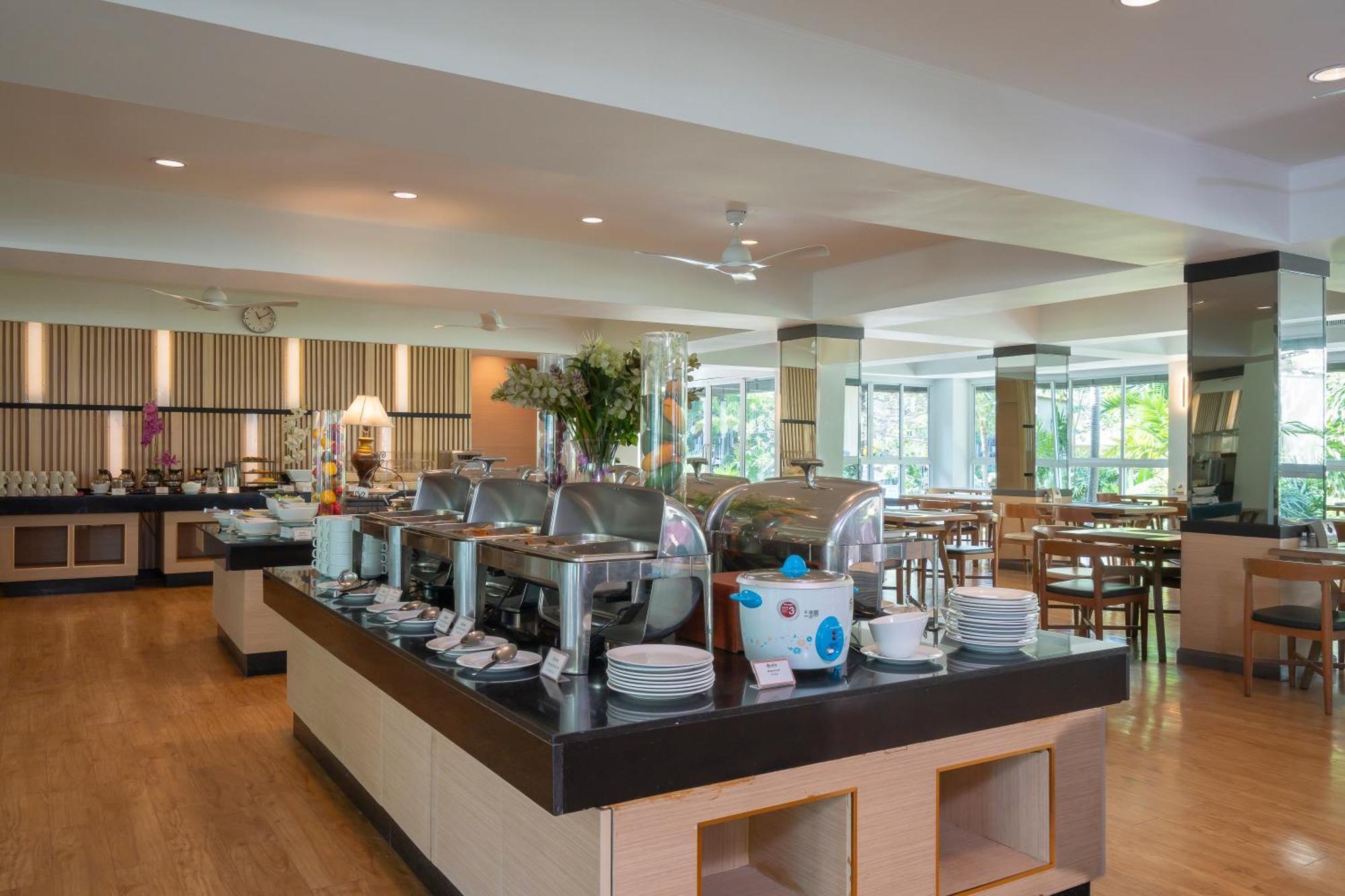 The Green Park Resort Pattaya Exterior photo
