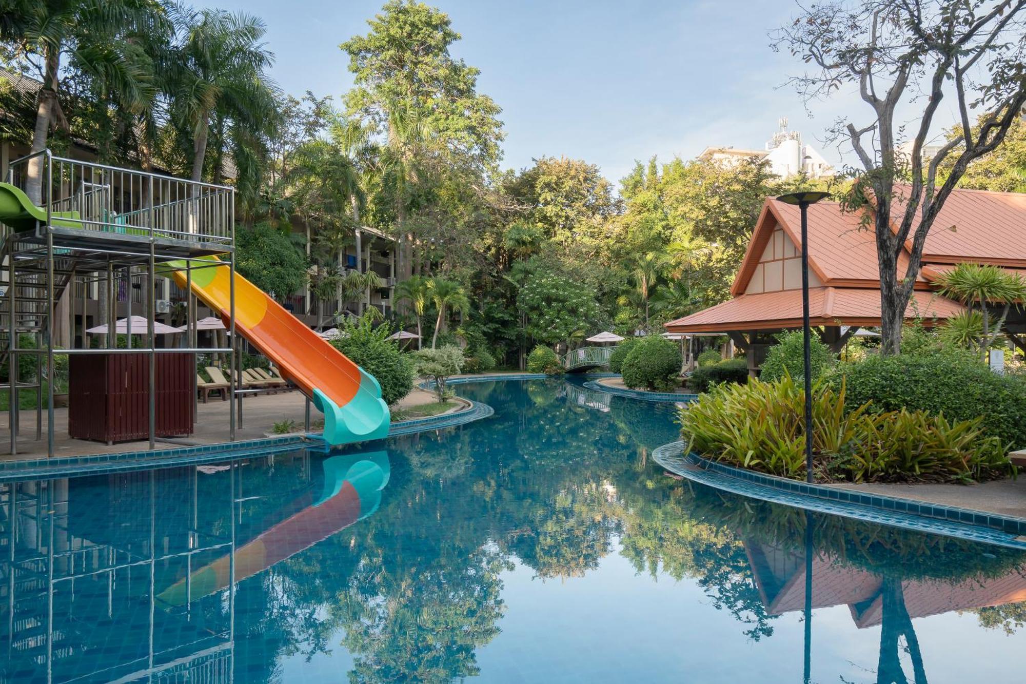 The Green Park Resort Pattaya Exterior photo