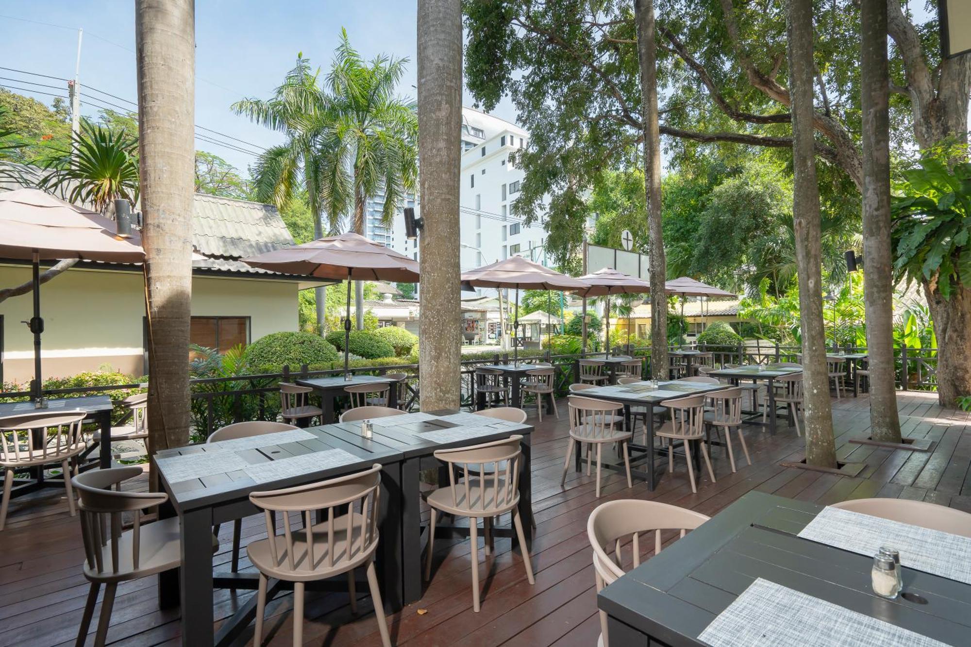 The Green Park Resort Pattaya Exterior photo