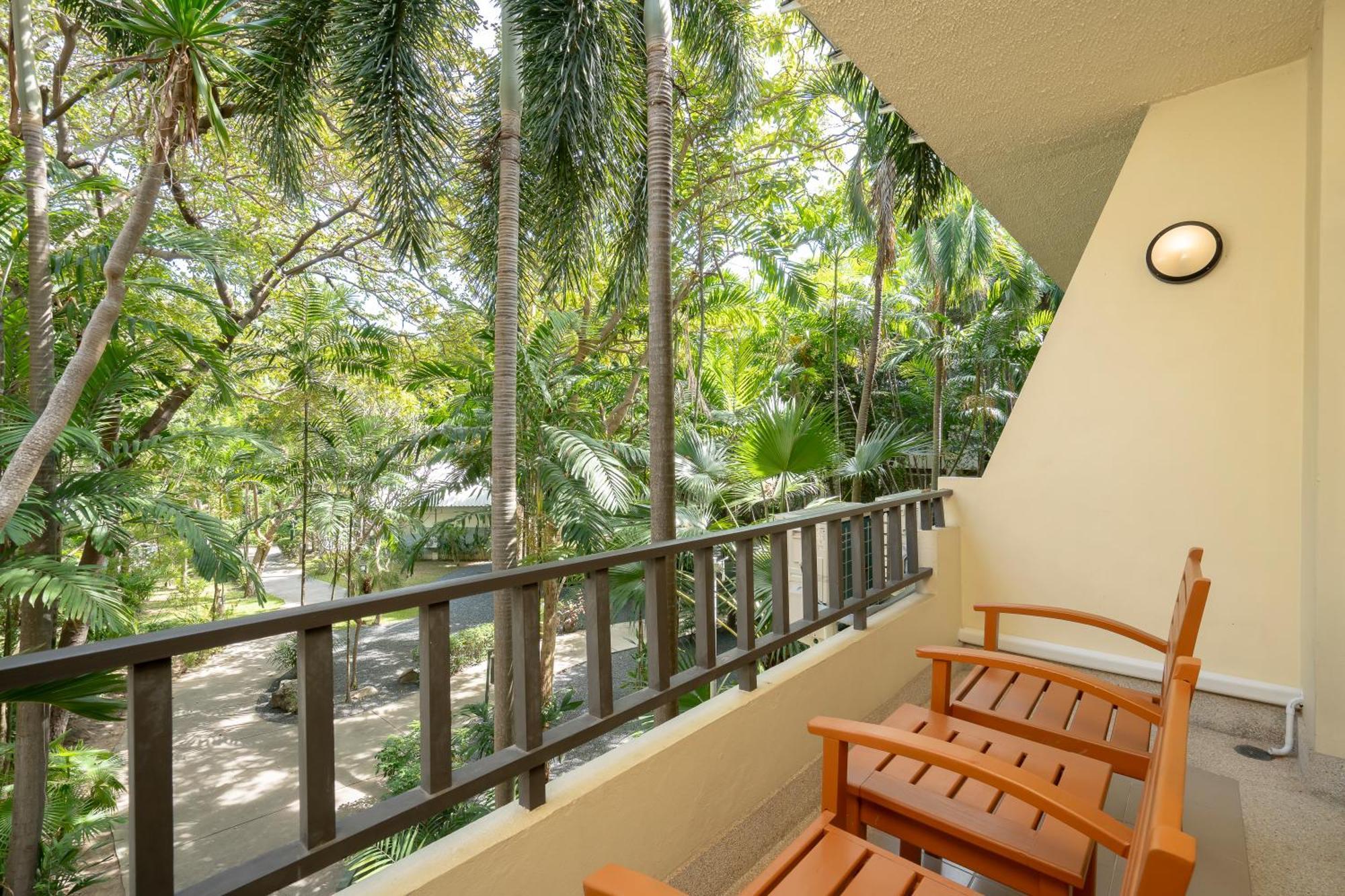 The Green Park Resort Pattaya Exterior photo