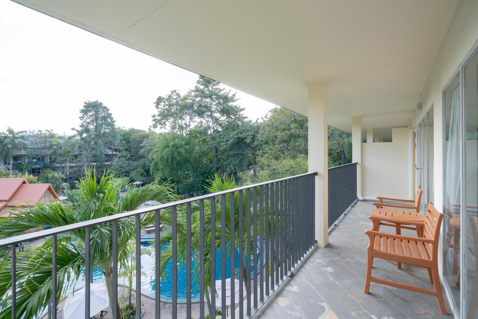 The Green Park Resort Pattaya Exterior photo