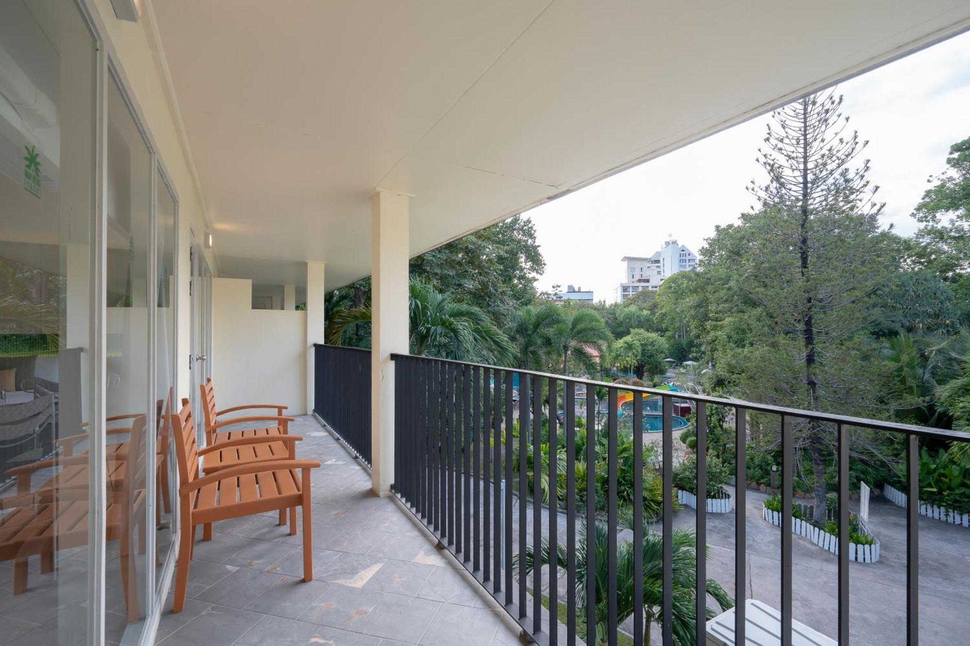 The Green Park Resort Pattaya Exterior photo